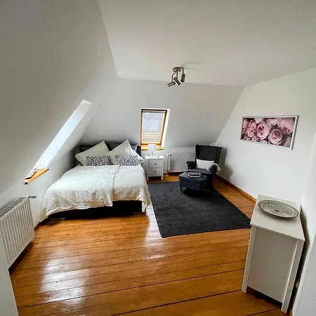 *To Hus* Wohnung Am Rande Von Jever Exterior photo