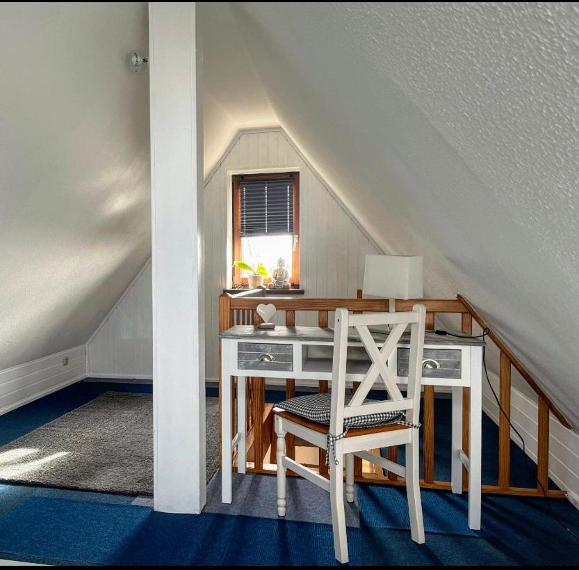 *to Hus* Am Rande Von Apartment Jever